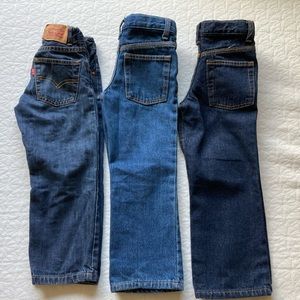 4t blue Jean bundle. Two Cat n Jack, one Levi’s, and all different lengths.